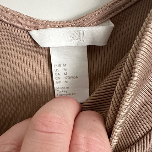 Tan Ribbed bodysuit - Picture 4 of 4